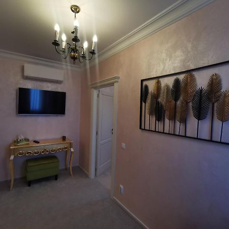 Aparthotel Anomis Mediaş Esterno foto