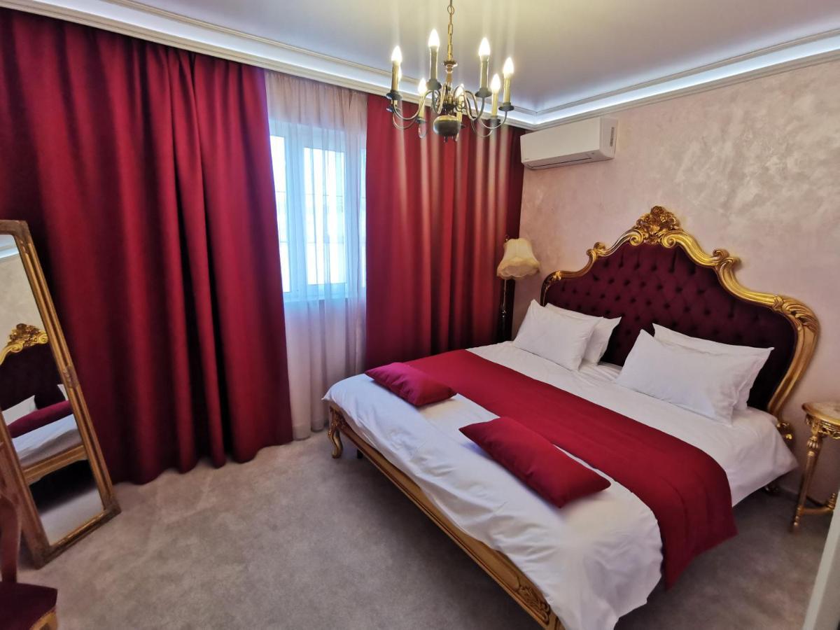 Aparthotel Anomis Mediaş Esterno foto